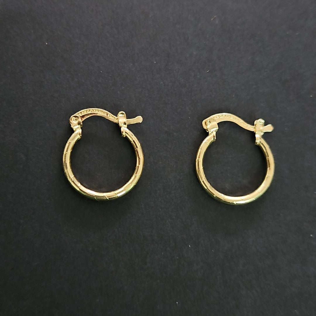 ARETES ARRACADAS ESTRIADAS 14K 1.4 GR (NUEVO)
