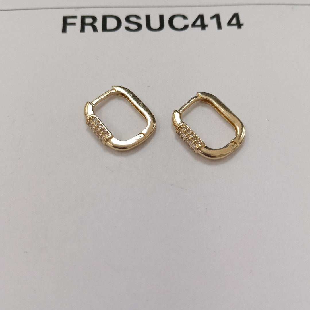 ARETES HUGGIES OVALADA C CIRCONIAS 14K 2.4 GR (NUEVO)