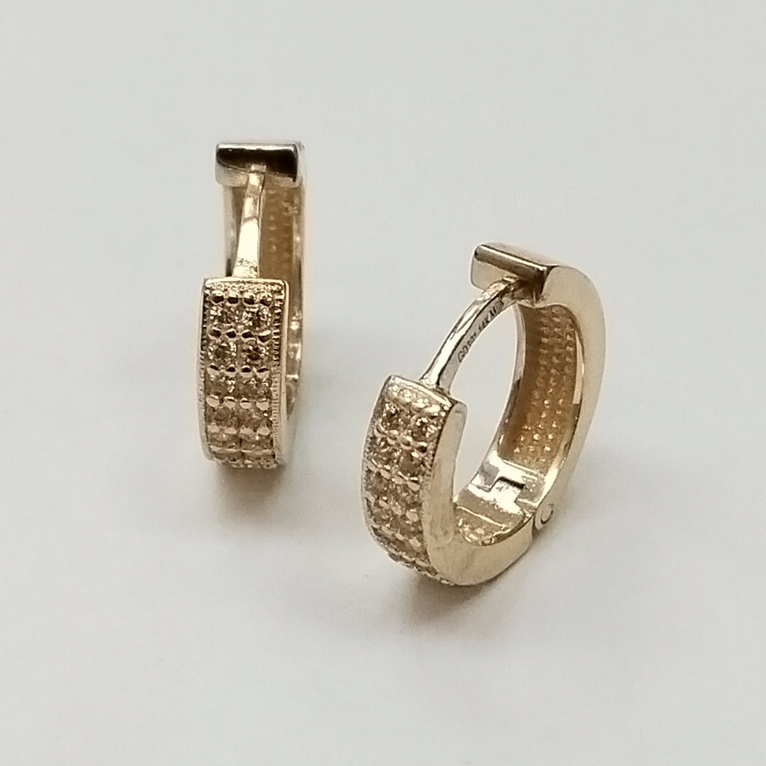 ARETES HUGGIES C CIRCONIAS 14K 2.2 GR (NUEVO)