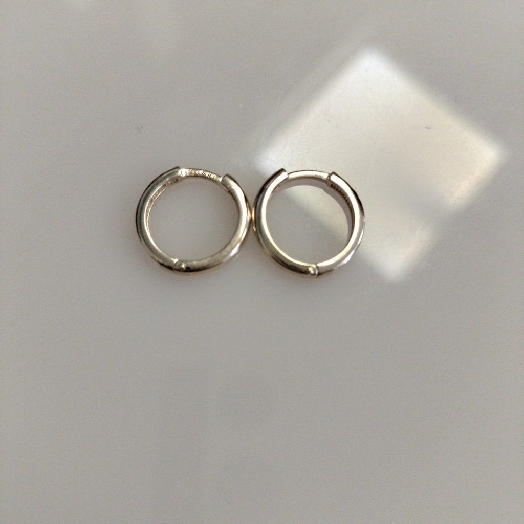 ARETES HUGGIES C CIRCONIA 14K 1.6 GR (NUEVO)
