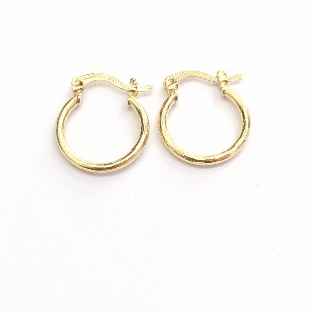 ARETES ARRACADAS ESTRIADAS 14K 1.4 GR (NUEVO)