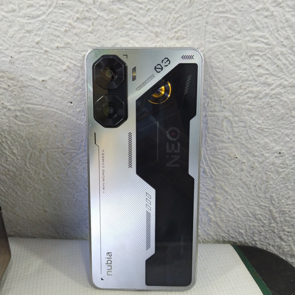 CELULAR NUBIA NEO 3 5G Z2464N (2025) 256 GB 8 GB RAM (SEMINUEVO)