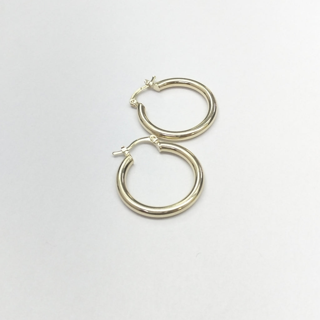 ARETES TEJIDO ARRACADAS LISAS HUECAS 14K 2.2 GR (NUEVO)