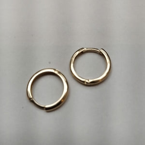 ARETES HUGGIES LISAS 14K 1.5 GR (NUEVO)