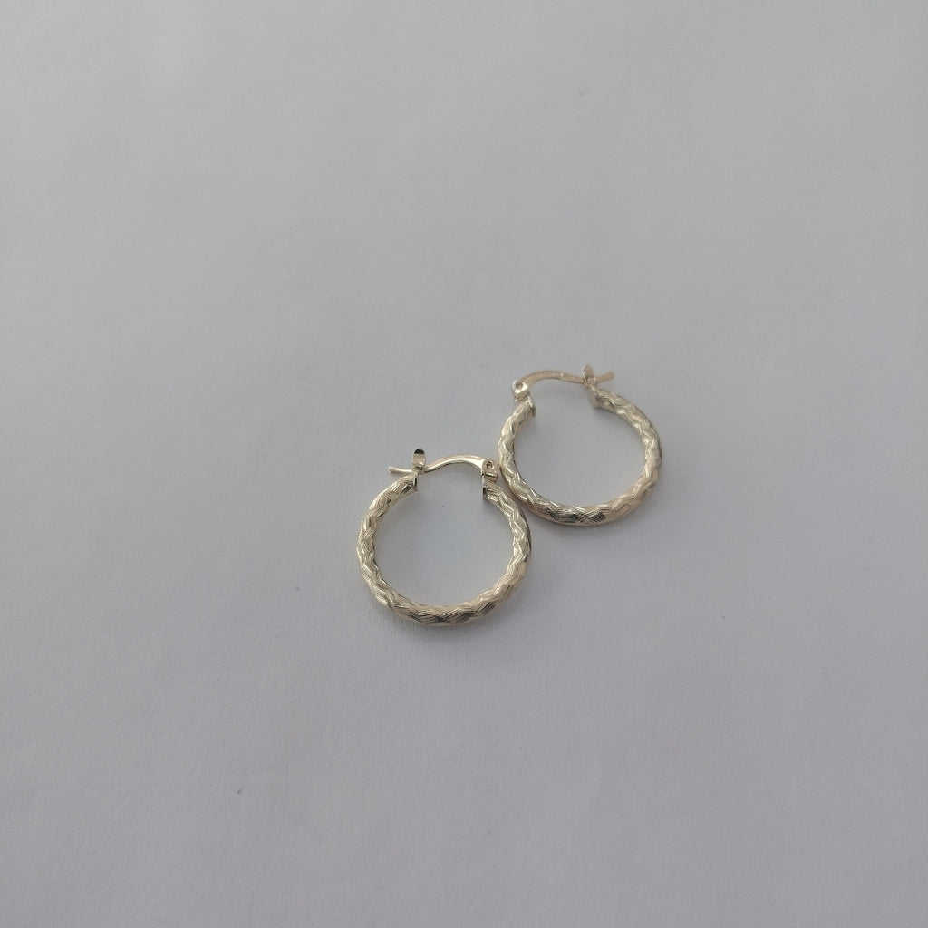 ARETES ARRACADAS LABRADAS 14K 2 GR (NUEVO)