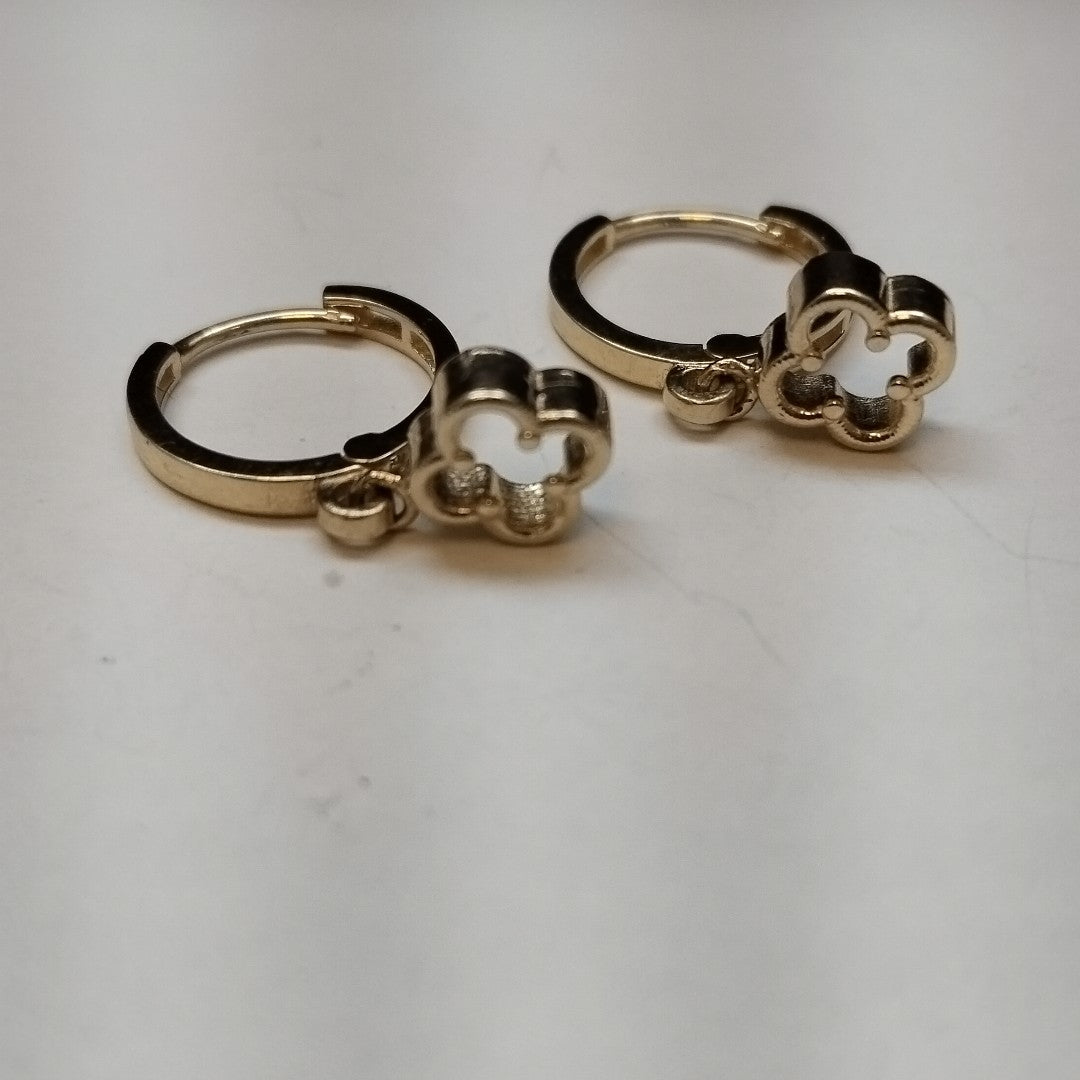 ARETES ARRACADAS CON DIJE 14K 2.4 GR (NUEVO)
