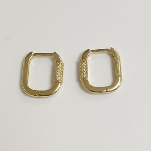 ARETES HUGGIES OVALADA C CIRCONIAS 14K 2.4 GR (NUEVO)
