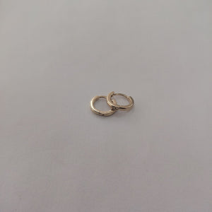 ARETES HUGGIE 14K 1.3 GR (NUEVO)