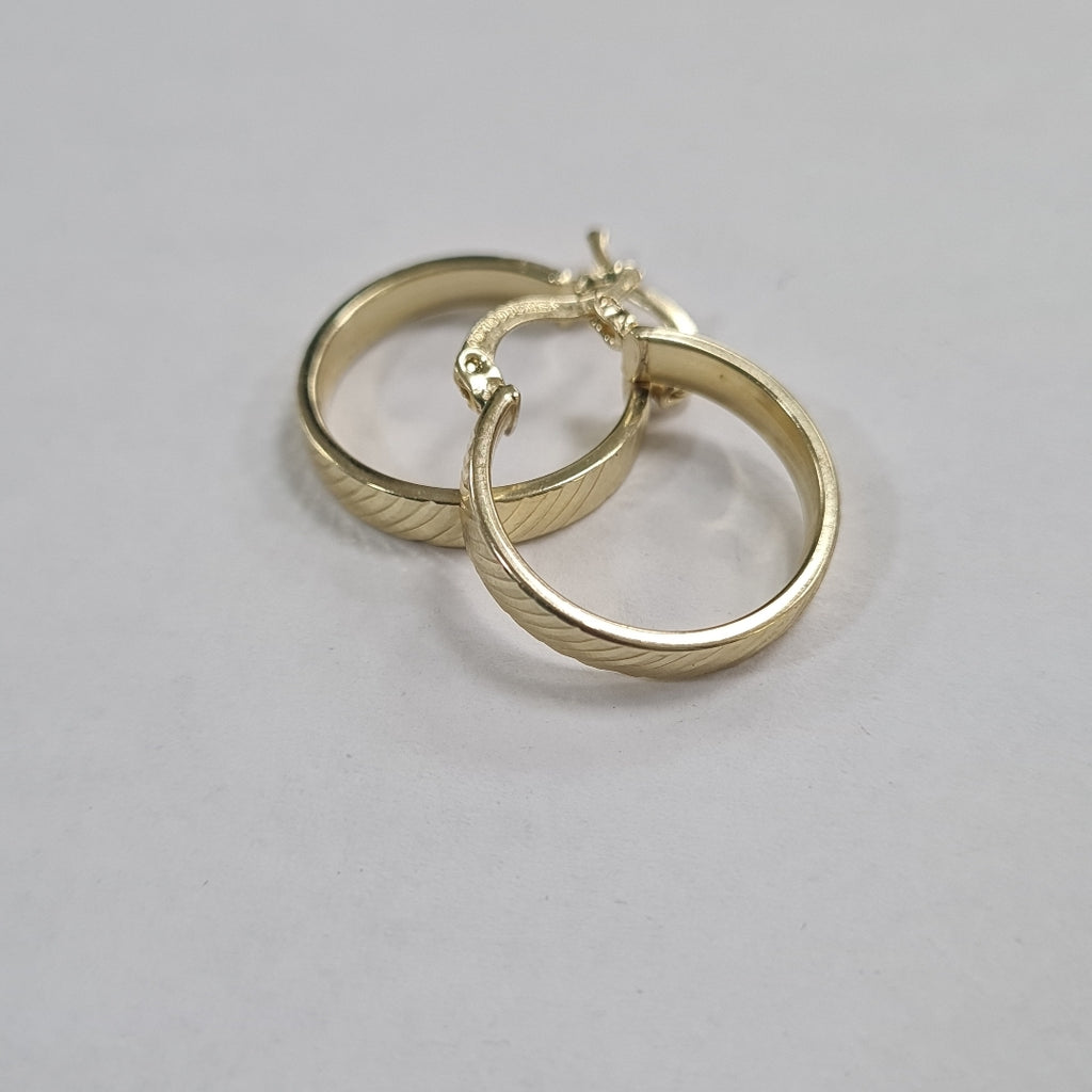 ARETES ARRACADA ASTRIADA 10K 1.8 GR (NUEVO)
