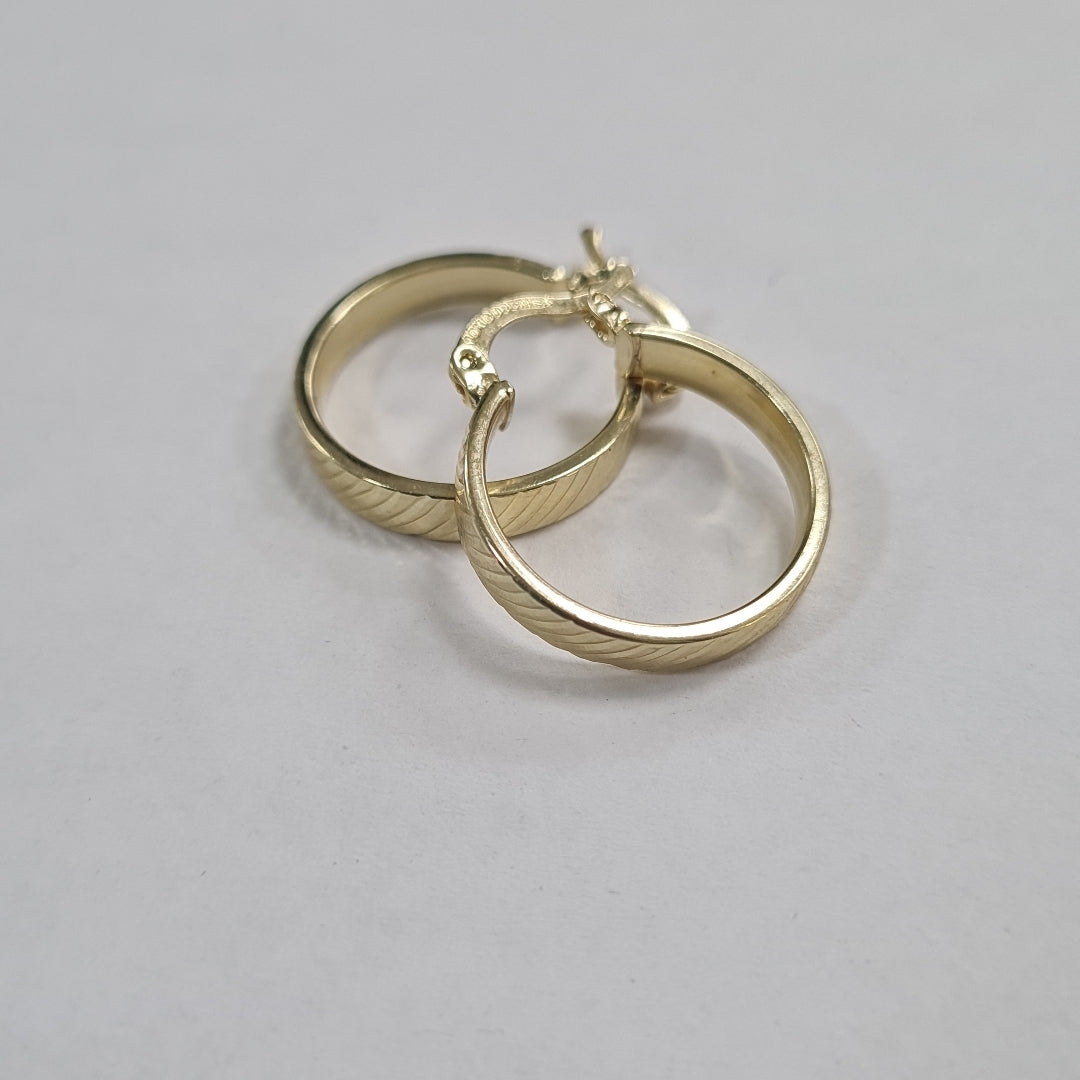 ARETES ARRACADA ASTRIADA 10K 1.8 GR (NUEVO)