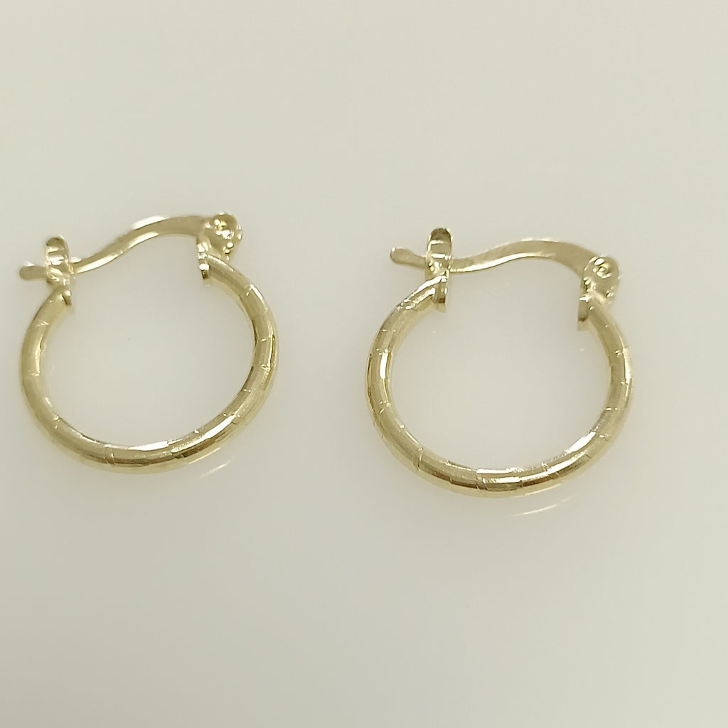 ARETES ARRACADAS ESTRIADAS 14K 1.4 GR (NUEVO)
