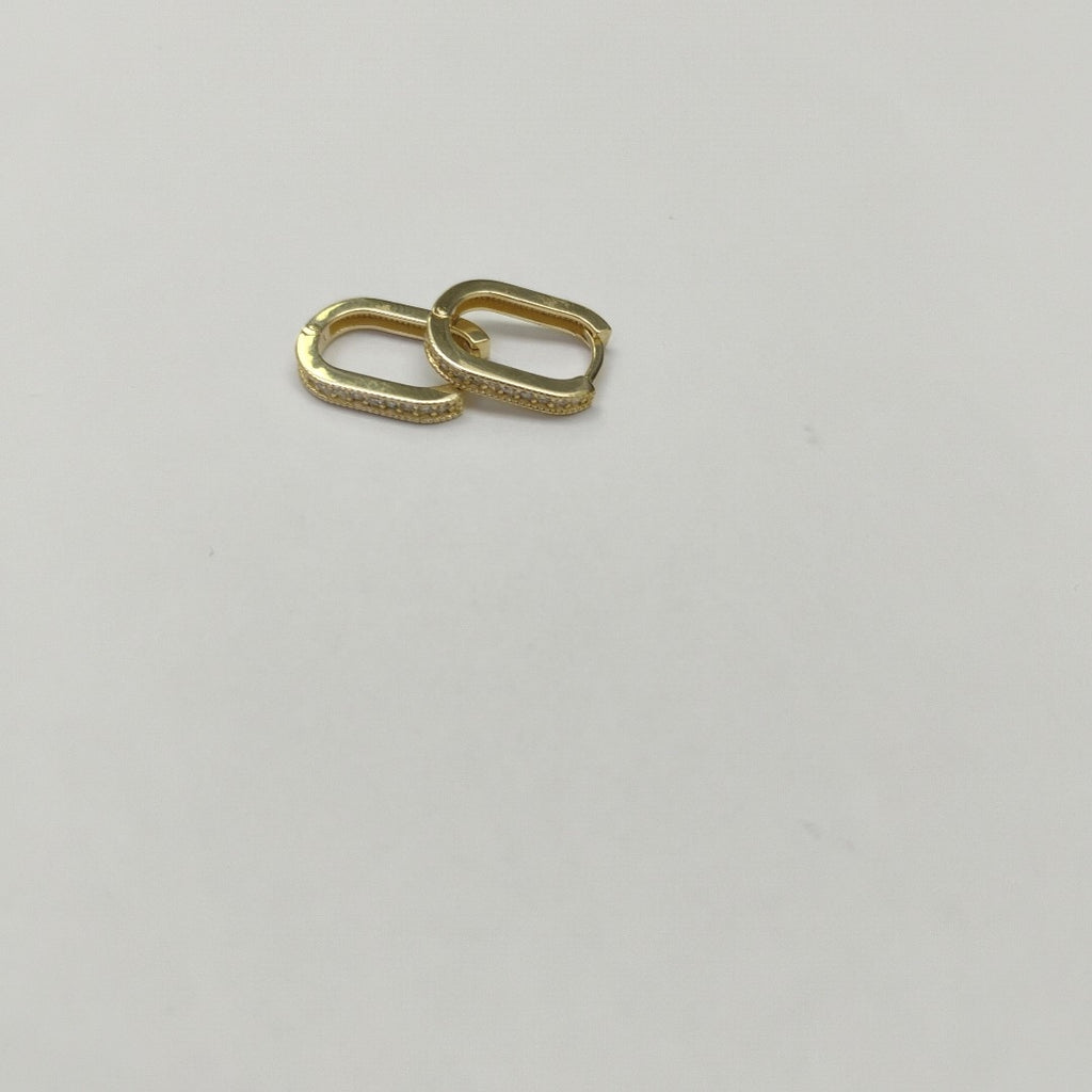 ARETES HUGGIES OVALADA C CIRCONIAS 14K 2.5 GR (NUEVO)
