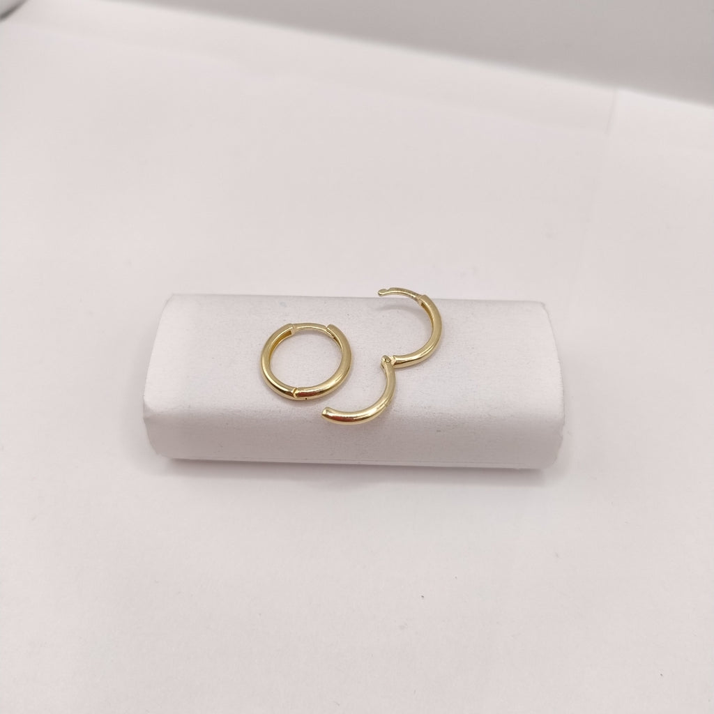 ARETES HUGGIES LISAS 14K 1.5 GR (NUEVO)