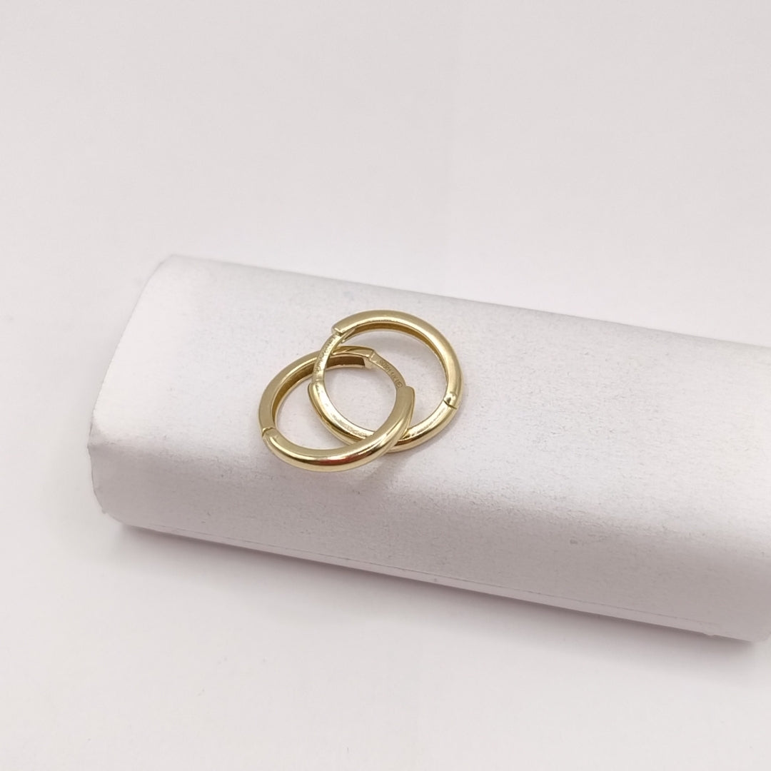 ARETES HUGGIES LISAS 14K 1.4 GR (NUEVO)