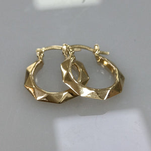ARETES TEJIDO ARRACADAS FACETADAS 14K 1.7 GR (NUEVO)