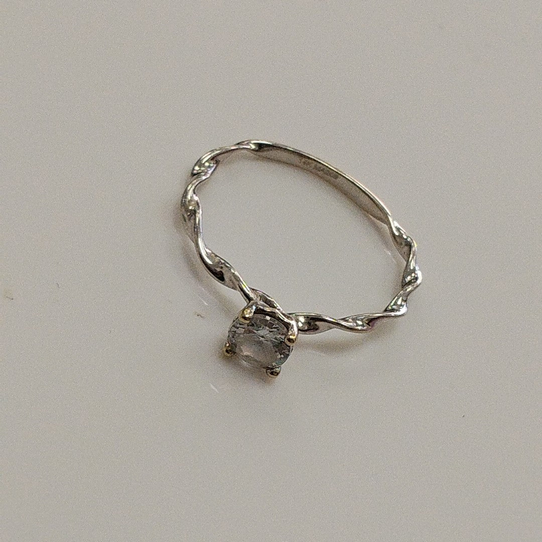 SOLITARIO ORO BLANCO 14 K 1.3 GRMS (SEMINUEVO)