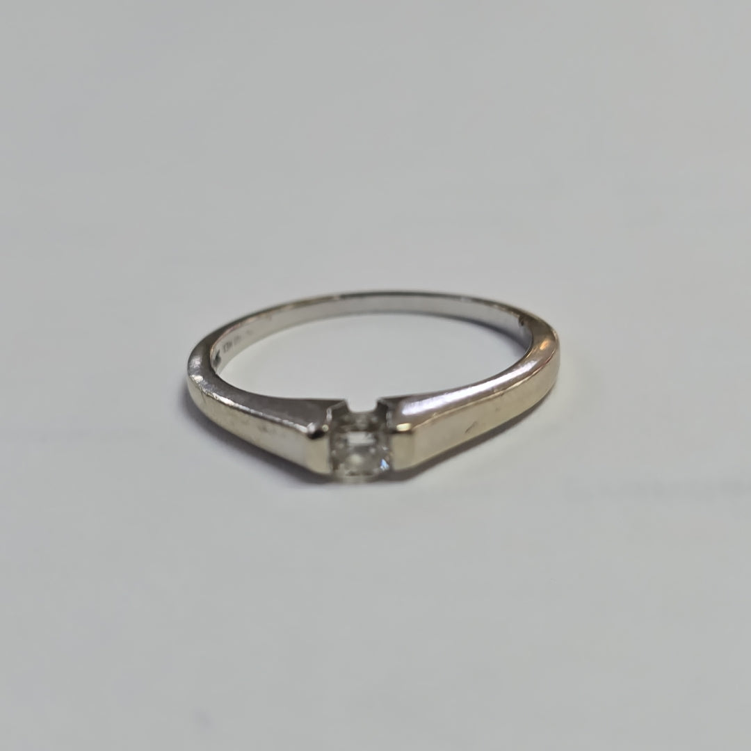 SOLITARIO ORO 14 K 1.8 GRMS (SEMINUEVO)