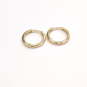 ARETES HUGGIES LISAS 14K 1.6 GR (NUEVO)
