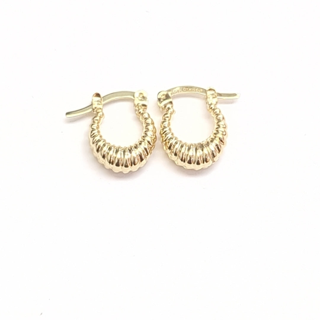 ARETES ARRACADA ESTRIADAS 14K 1.1 GR (NUEVO)