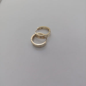 ARETES TEJIDO HUGGIES CON CIRCONIAS 14K 3 GR (NUEVO)