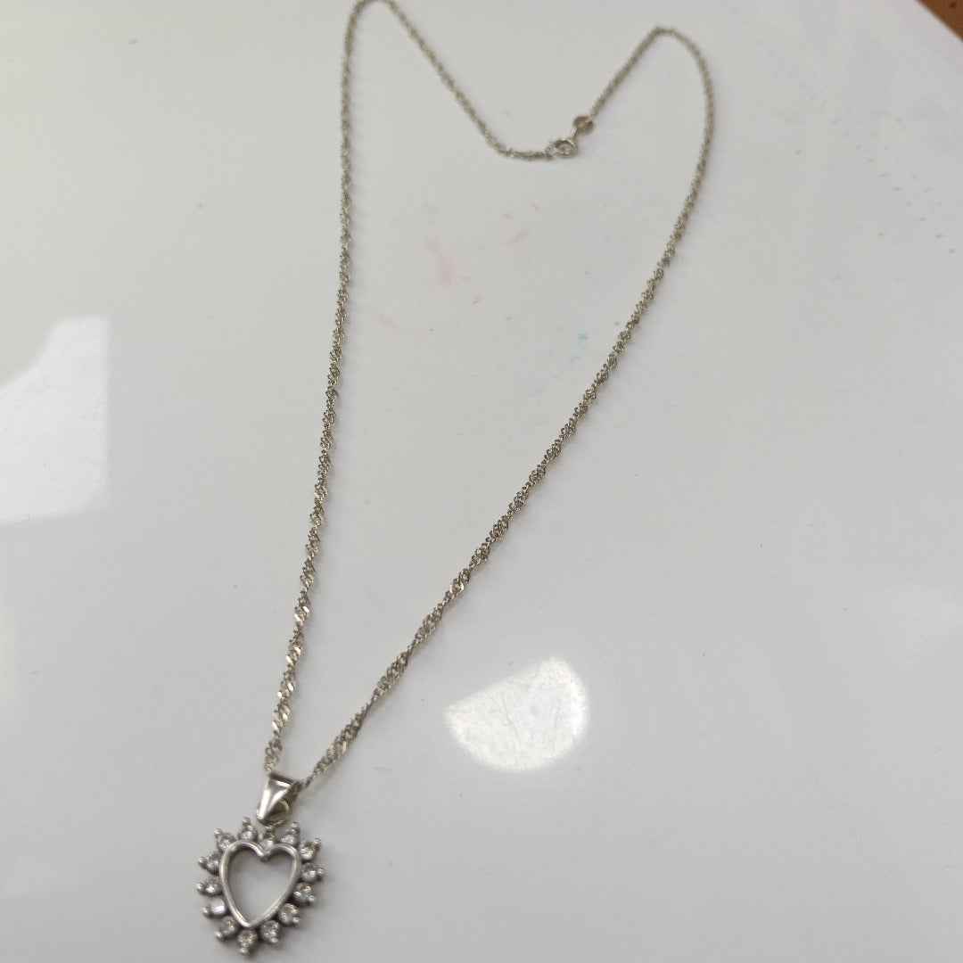 CADENA, DIJE PLATA 3.8 GRMS (SEMINUEVO)