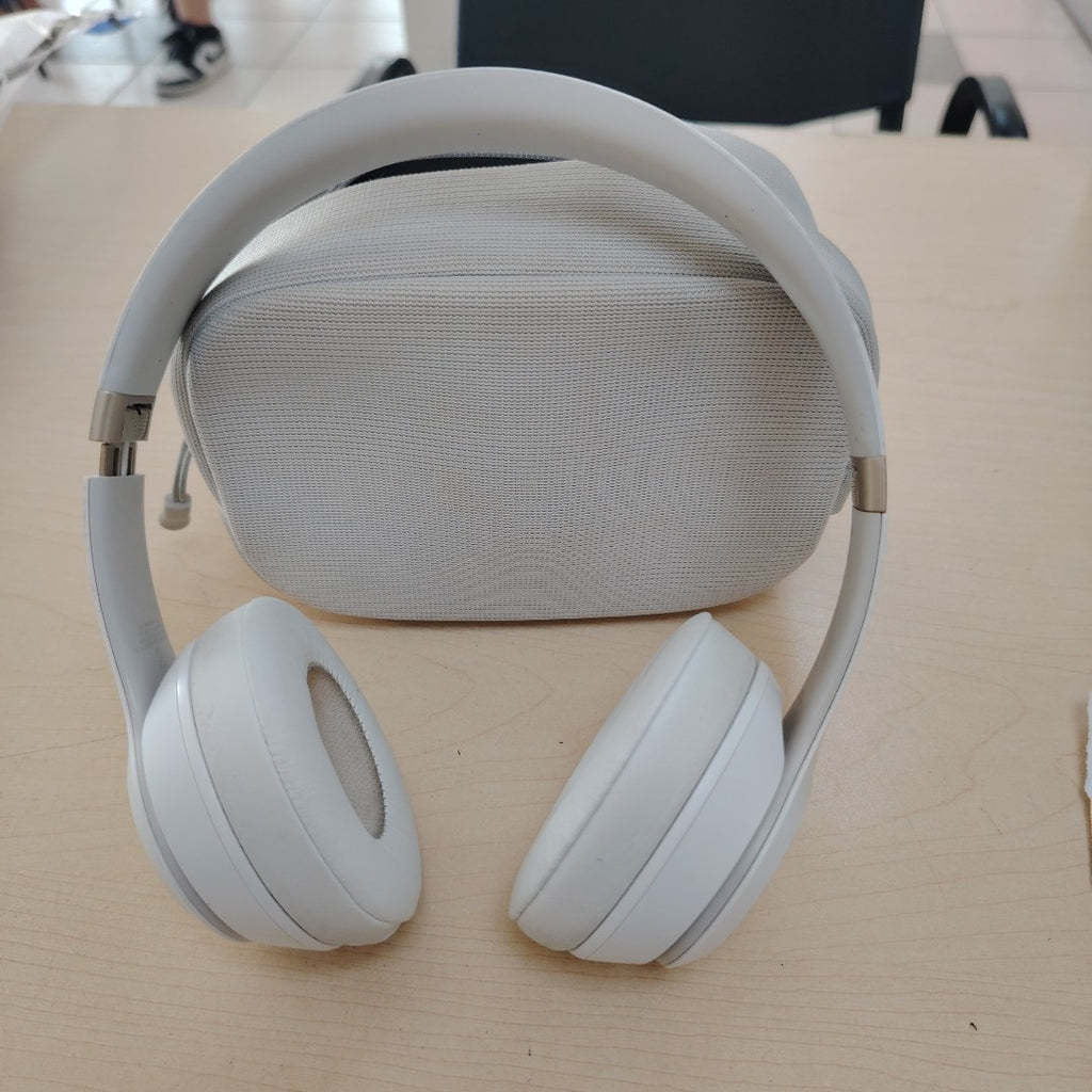 AUDIFONOS BEATS SOLO 4 INALAMBRICO ON EAR (SEMINUEVO)