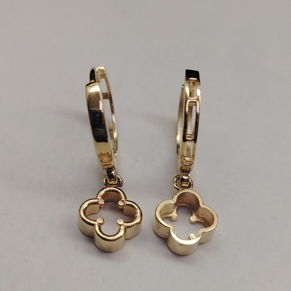 ARETES ARRACADAS CON DIJE 14K 2.4 GR (NUEVO)