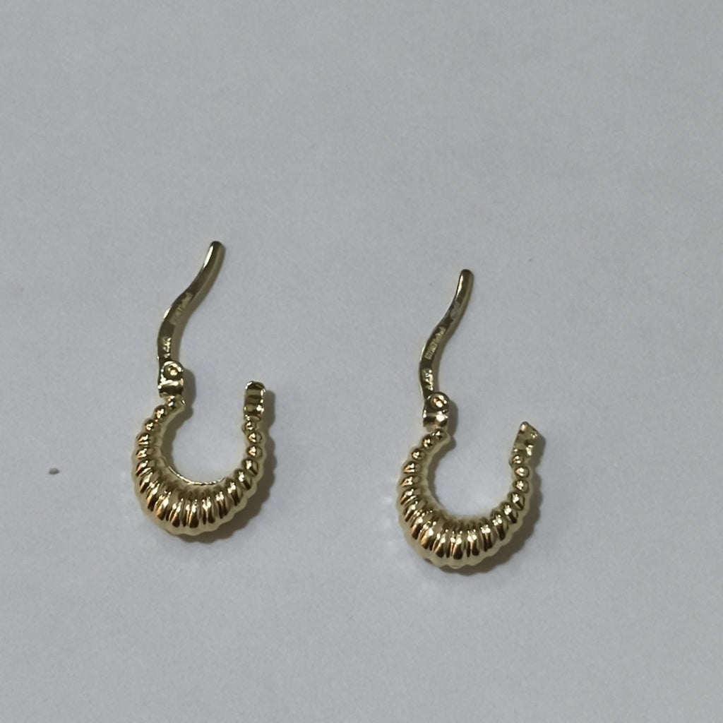 ARETES ARRACADA ESTRIADAS 14K 1.1 GR (NUEVO)