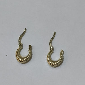 ARETES ARRACADA ESTRIADAS 14K 1.1 GR (NUEVO)