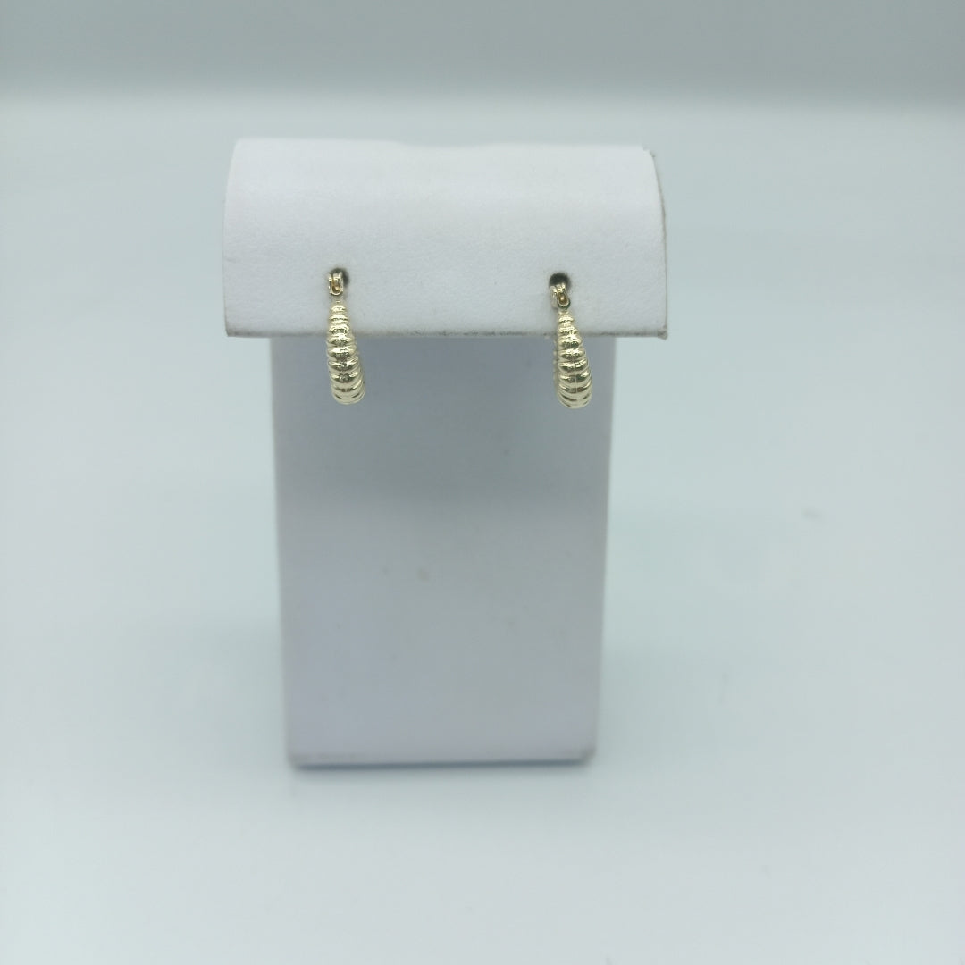 ARETES ARRACADA ESTRIADAS 14K 1.1 GR (NUEVO)