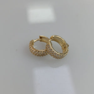ARETES HUGGIE CON CIRCONIAS 14K 2.1 GR (NUEVO)