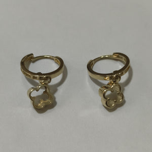 ARETES ARRACADAS CON DIJE 14K 2.4 GR (NUEVO)