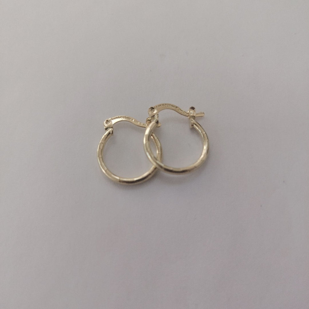 ARETES ARRACADAS ESTRIADAS 14K 1.4 GR (NUEVO)
