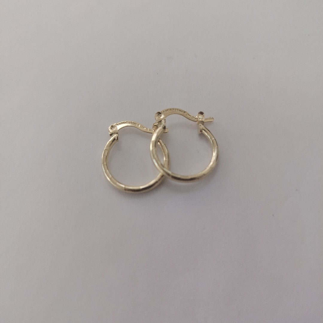 ARETES ARRACADAS ESTRIADAS 14K 1.4 GR (NUEVO)