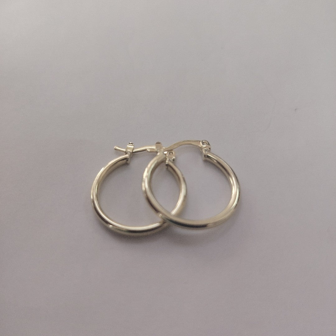 ARETES TEJIDO ARRACADAS LISAS 14K 1.1 GR (NUEVO)