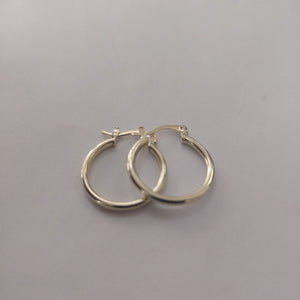 ARETES TEJIDO ARRACADAS LISAS 14K 1.1 GR (NUEVO)