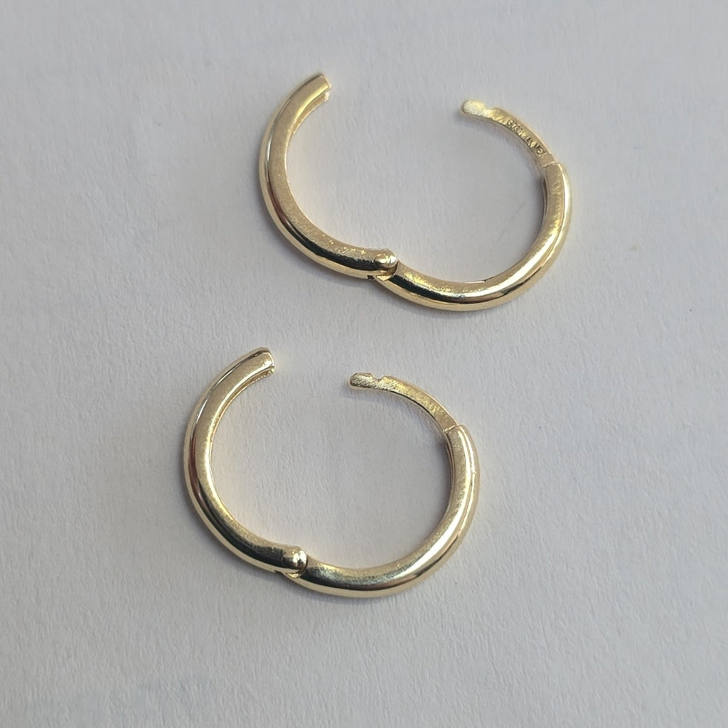 ARETES HUGGIES LISAS 14K 1.6 GR (NUEVO)
