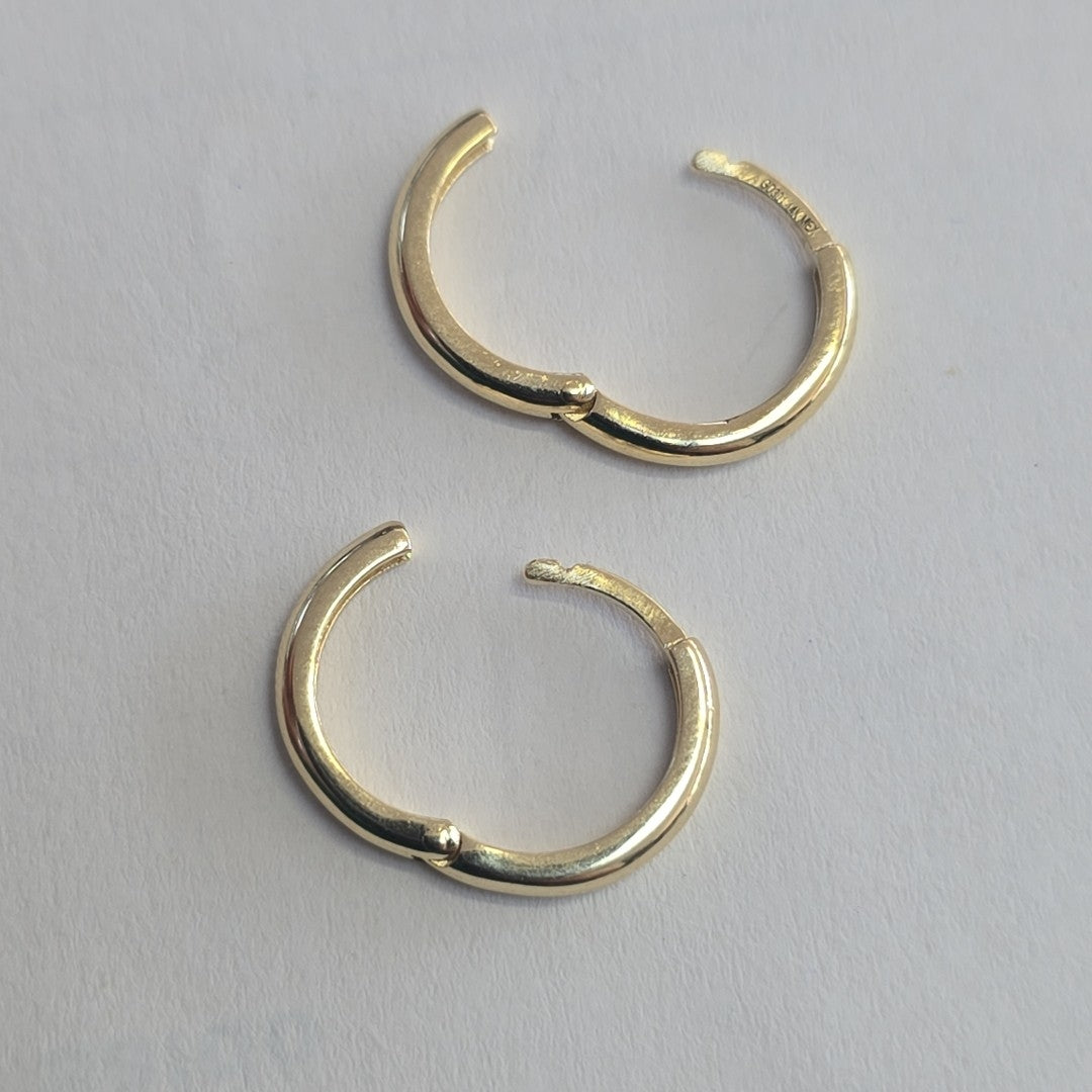 ARETES HUGGIES LISAS 14K 1.6 GR (NUEVO)