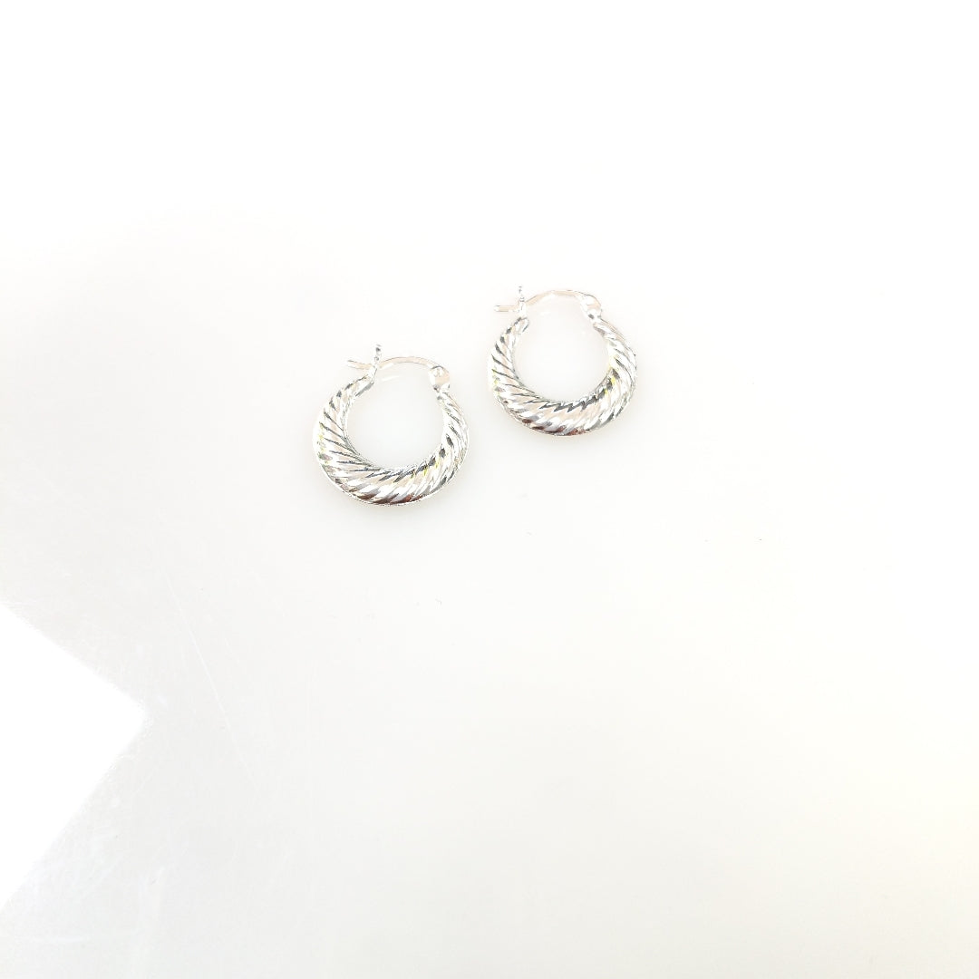 ARETES PAR PLATA 1.8 GRMS (SEMINUEVO)