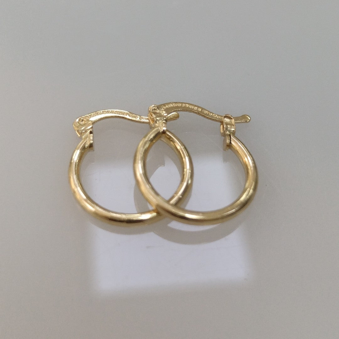 ARETES ARRACADAS ESTRIADAS 14K 1.4 GR (NUEVO)