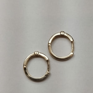 ARETES HUGGIES C CIRCONIA 14K 1.9 GR (NUEVO)