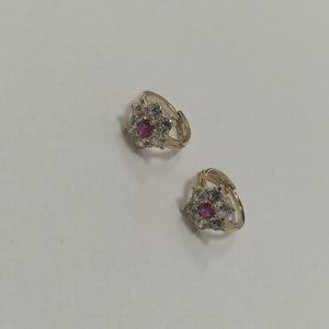 ARETES HUGGIES CON CIRCONIAS Y PIEDRA DE COLOR 14K 1.8 GR (NUEVO)