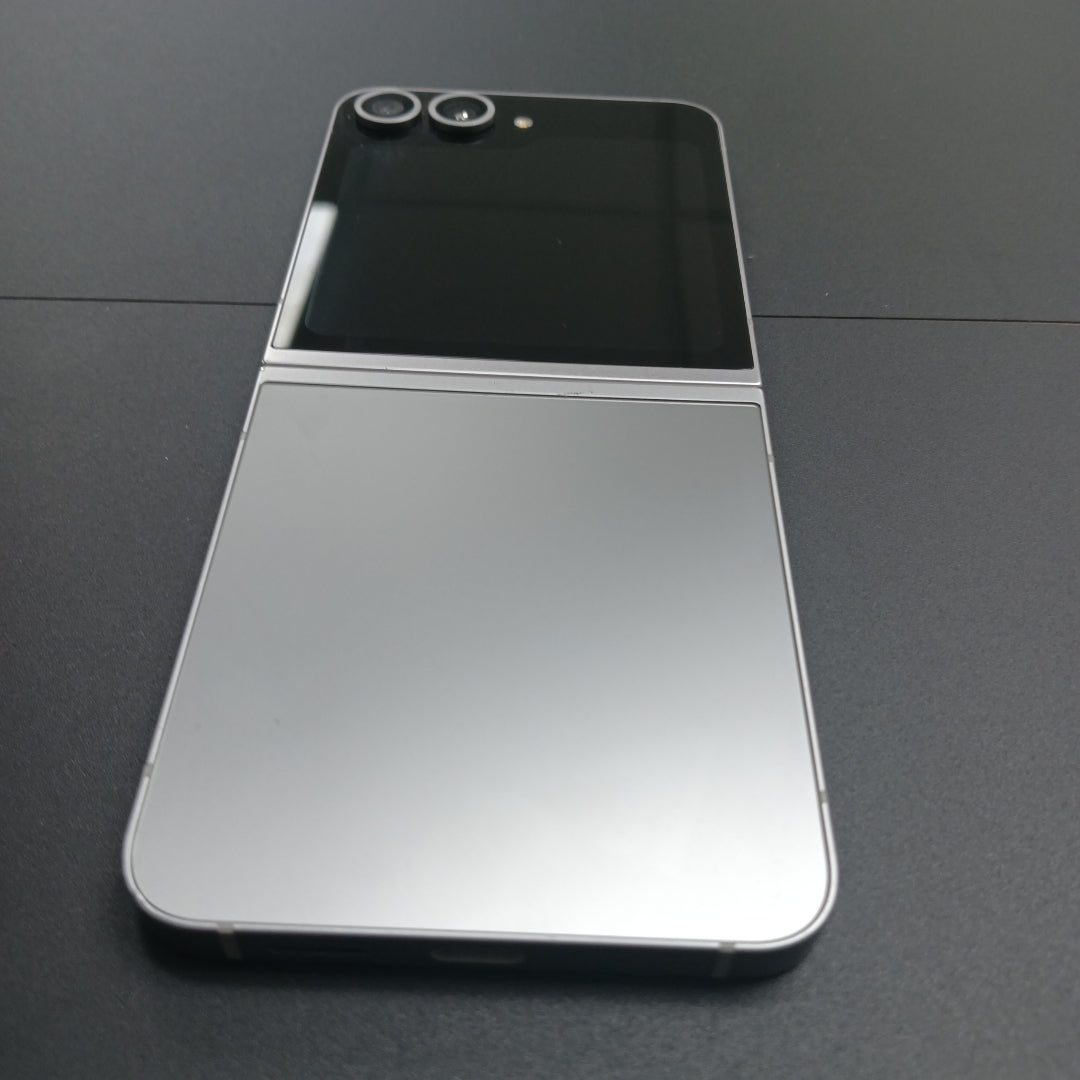 CELULAR SAMSUNG GALAXY Z FLIP6 SM-F741B (2024) 512 GB 12 GB RAM (SEMINUEVO)
