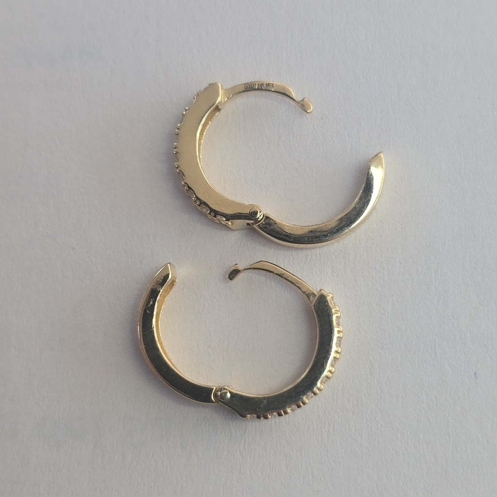 ARETES HUGGIES C CIRCONIA 14K 1.7 GR (NUEVO)