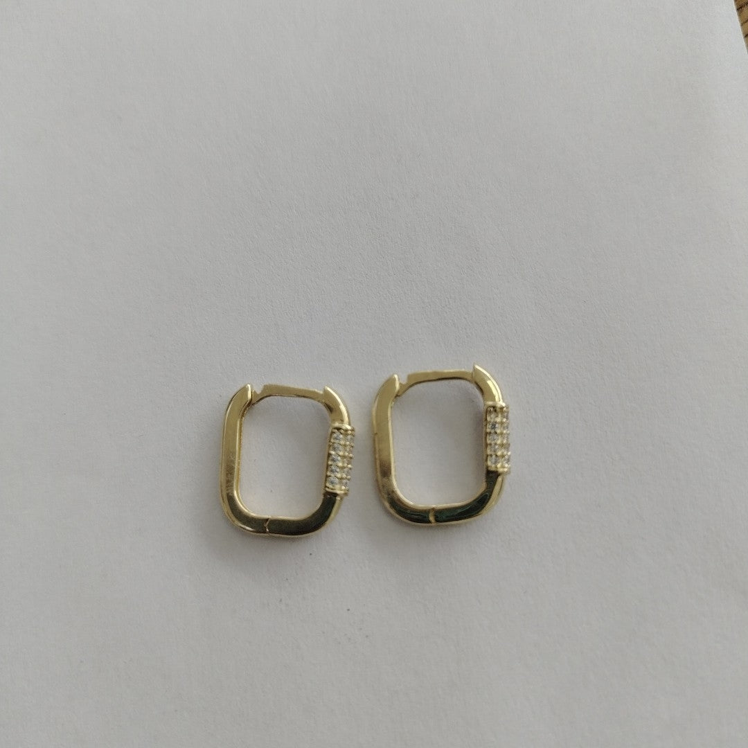 ARETES HUGGIES OVALADA C CIRCONIAS 14K 2.5 GR (NUEVO)
