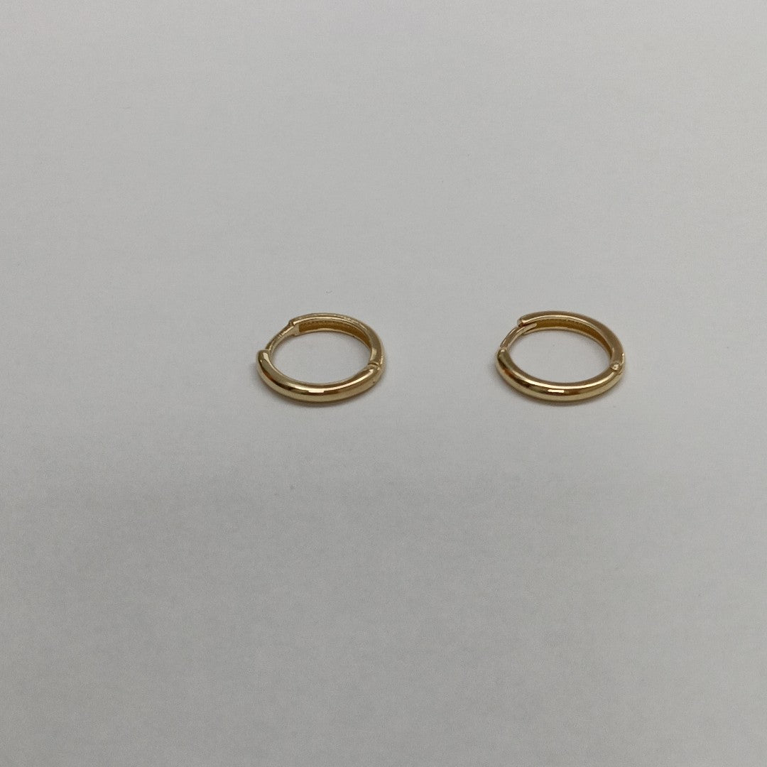 ARETES HUGGIES LISAS 14K 1.4 GR (NUEVO)