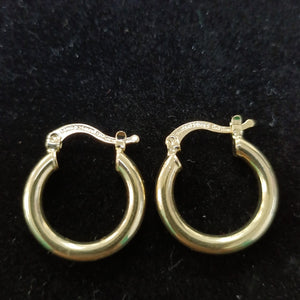ARETES TEJIDO ARRACADAS LISAS 14K 1.6 GR (NUEVO)