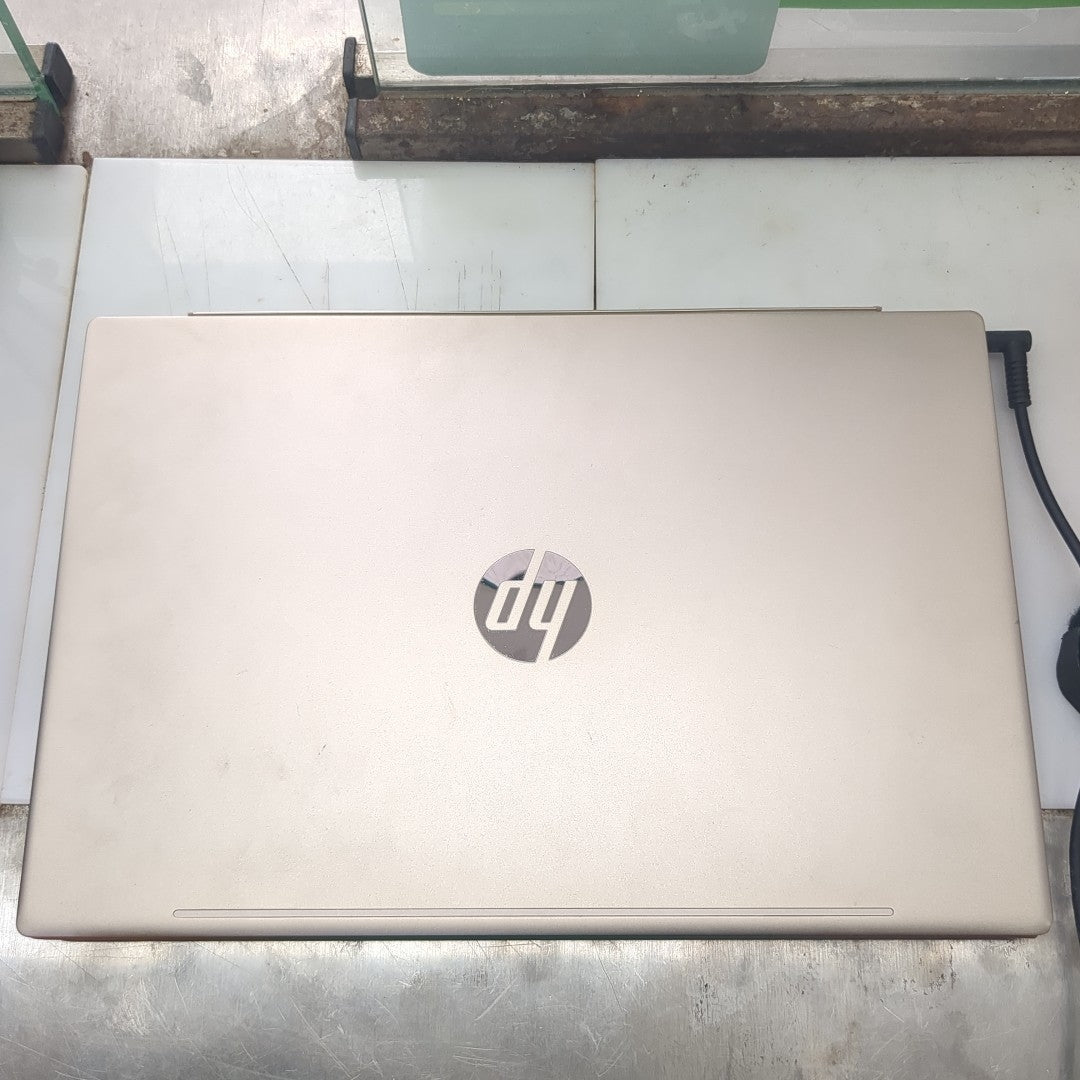 LAPTOP HP PAVILION 15-CW1012LA (2023) 1 TB + 128 GB SSD 12 GB RAM (SEMINUEVO)