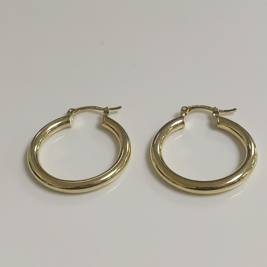 ARETES TEJIDO ARRACADAS LISAS HUECAS 14K 2.1 GR (NUEVO)
