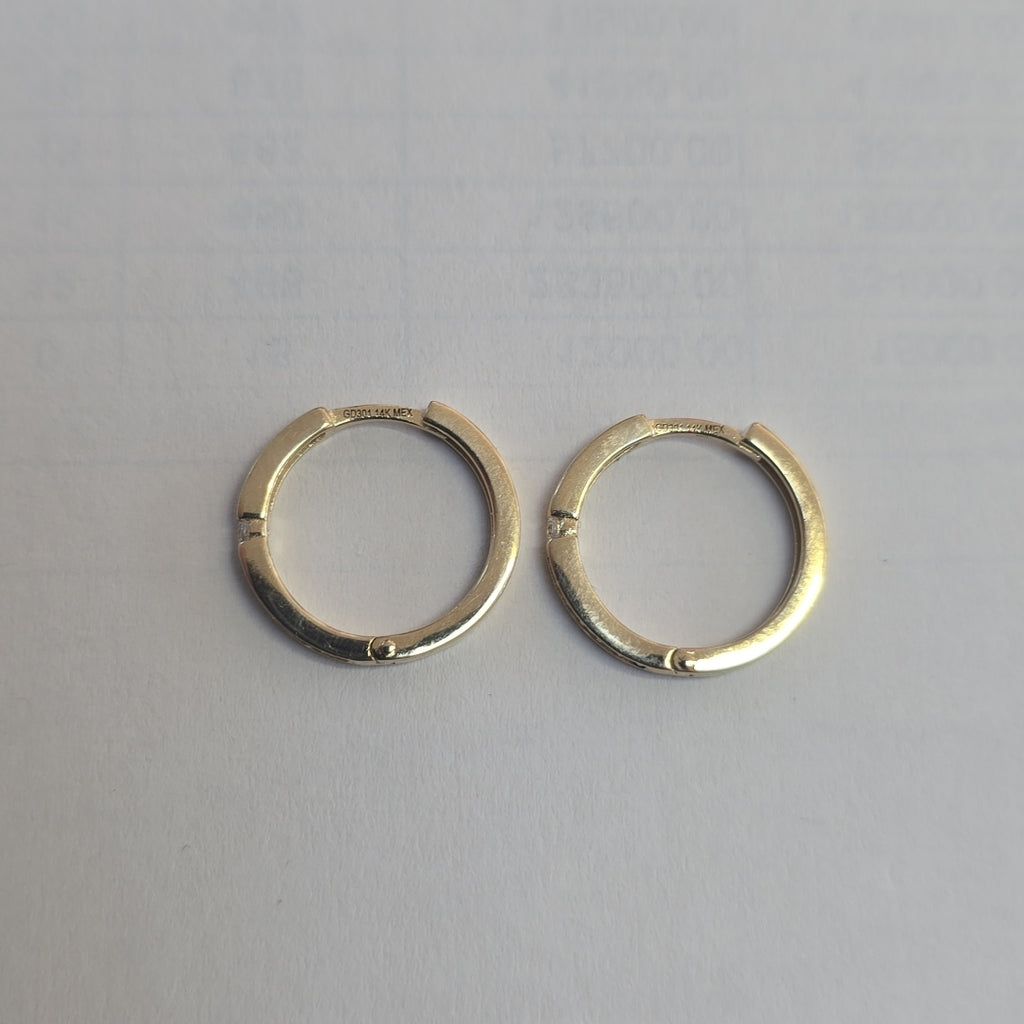 ARETES ARRACADAS LISAS 14K 2.3 GR (NUEVO)